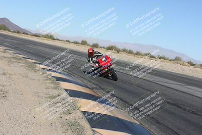 media/Dec-01-2025-Moto Forza (Mon) [[2daa91e15f]]/2-Intermediate Group/Session 4 (Turn 10 Inside)/